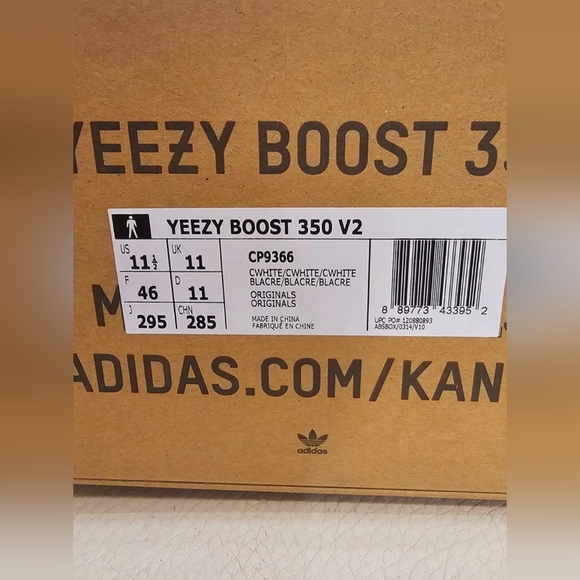 AUTHENTIC Yeezy Boost 350 V2 Adidas C White Sneakers Athletic shoes size 11.5 - Picture 2 of 8